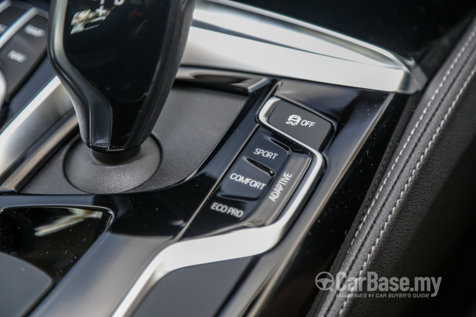 BMW 5 Series G30 (2017) Interior