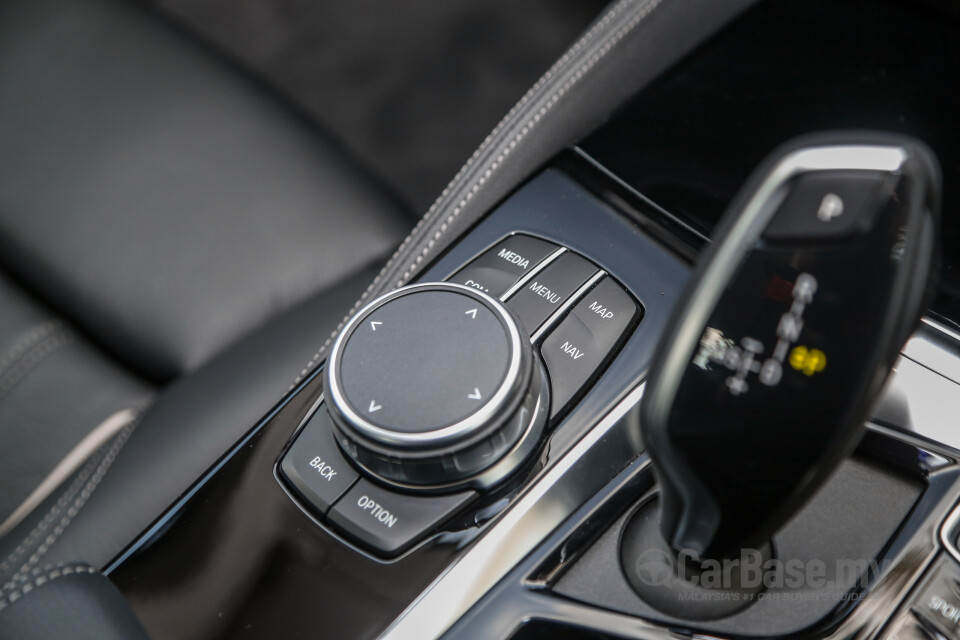 Nissan Navara D23 Facelift (2021) Interior