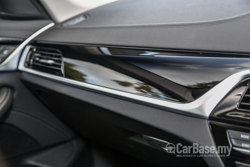 BMW 5 Series G30 (2017) Interior