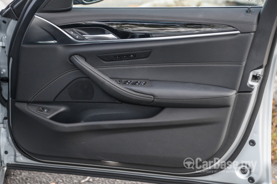 BMW 5 Series G30 (2017) Interior