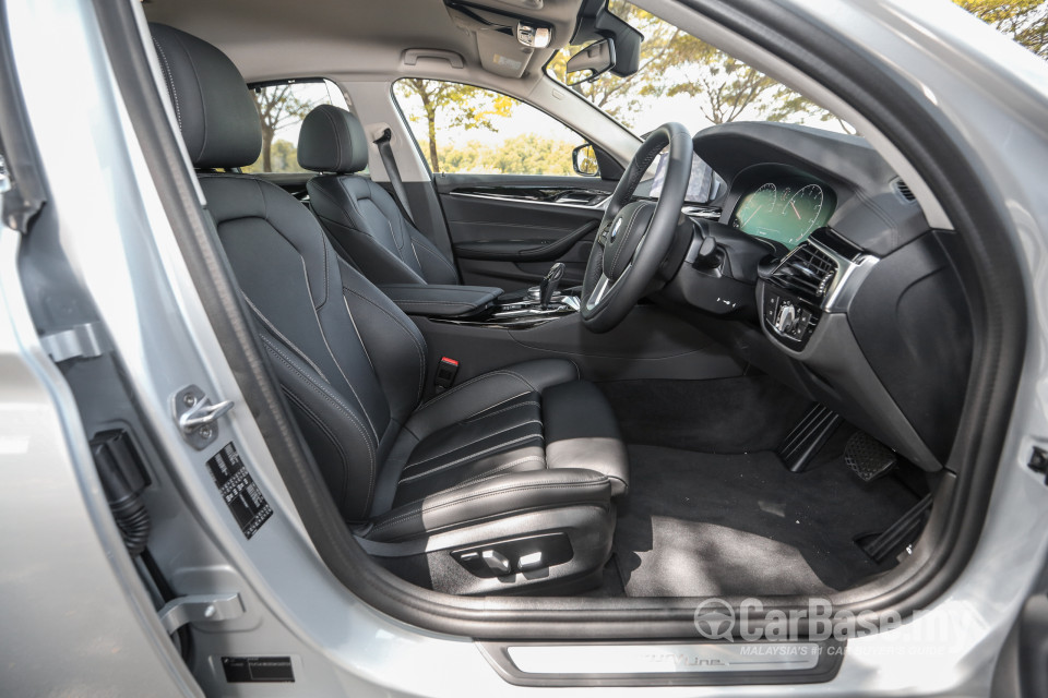 BMW 5 Series G30 (2017) Interior