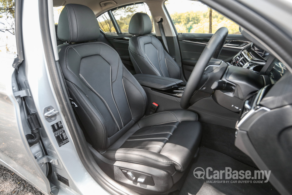 BMW 5 Series G30 (2017) Interior