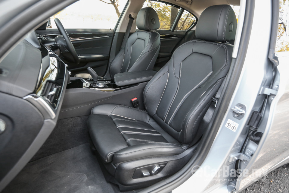 BMW 5 Series G30 (2017) Interior