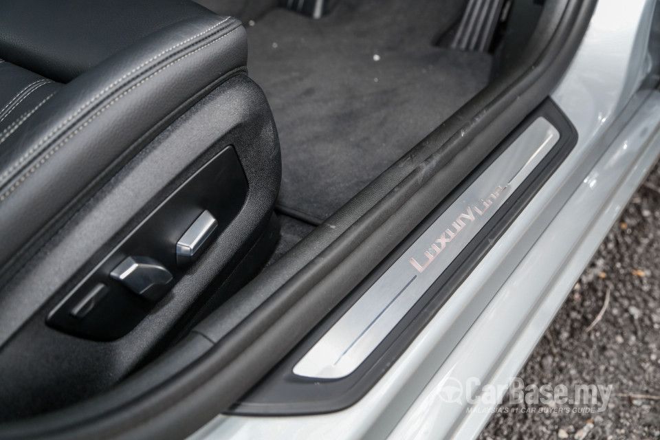 BMW 5 Series G30 (2017) Interior