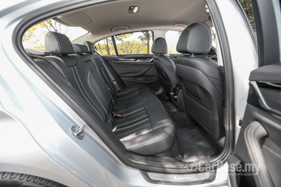 BMW 5 Series G30 (2017) Interior