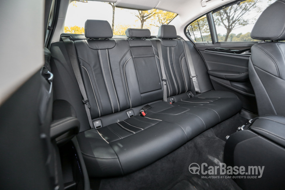 BMW 5 Series G30 (2017) Interior