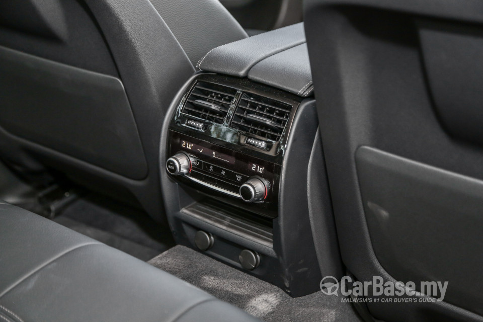 BMW 5 Series G30 (2017) Interior