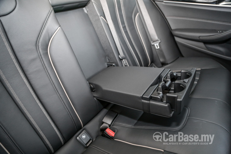 BMW 5 Series G30 (2017) Interior