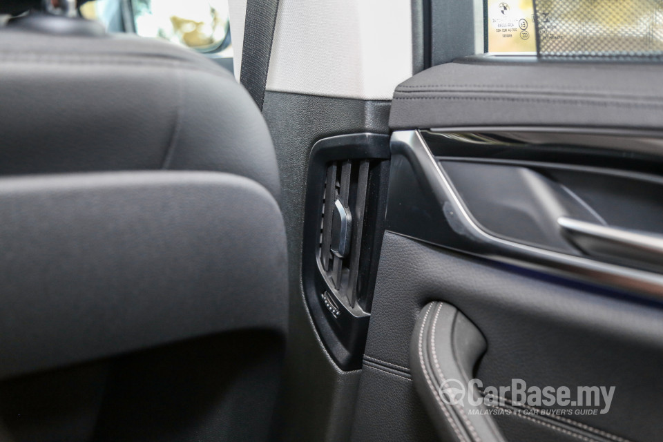 BMW 5 Series G30 (2017) Interior