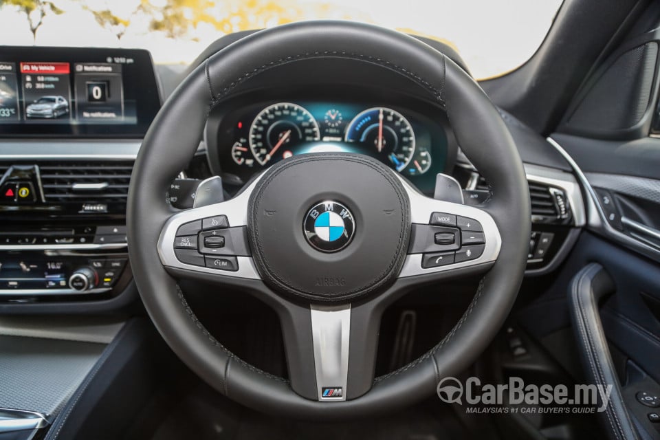 BMW 5 Series G30 (2017) Interior