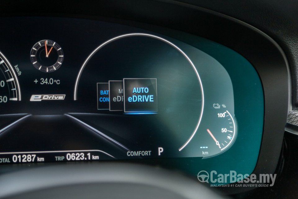 BMW 5 Series G30 (2017) Interior