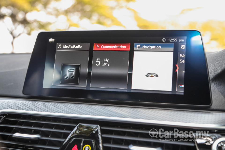 BMW 5 Series G30 (2017) Interior