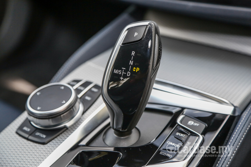 BMW 5 Series G30 (2017) Interior