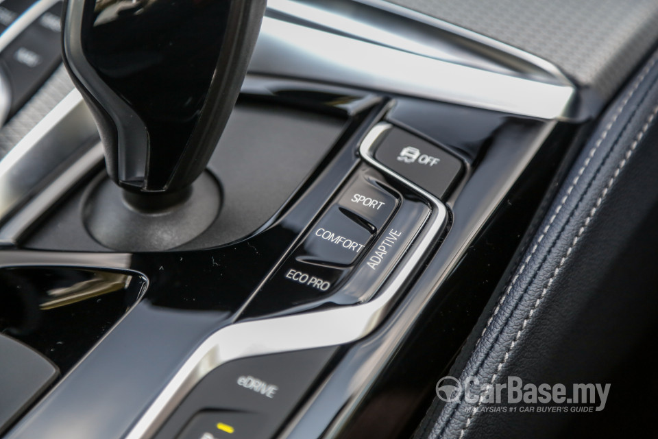 BMW 5 Series G30 (2017) Interior