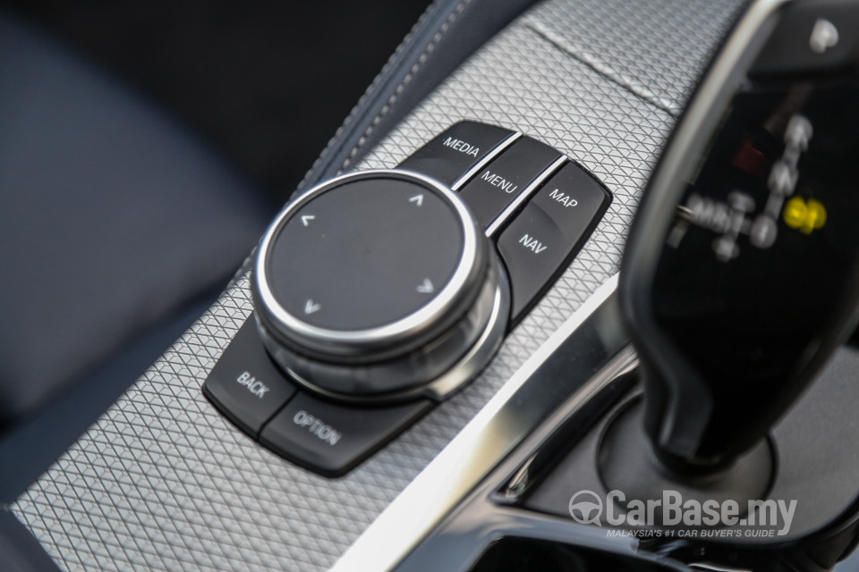 BMW 5 Series G30 (2017) Interior