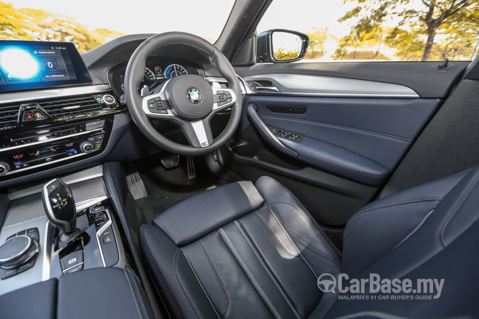 BMW 5 Series G30 (2017) Interior