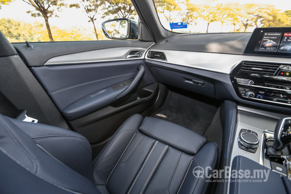 BMW 5 Series G30 (2017) Interior