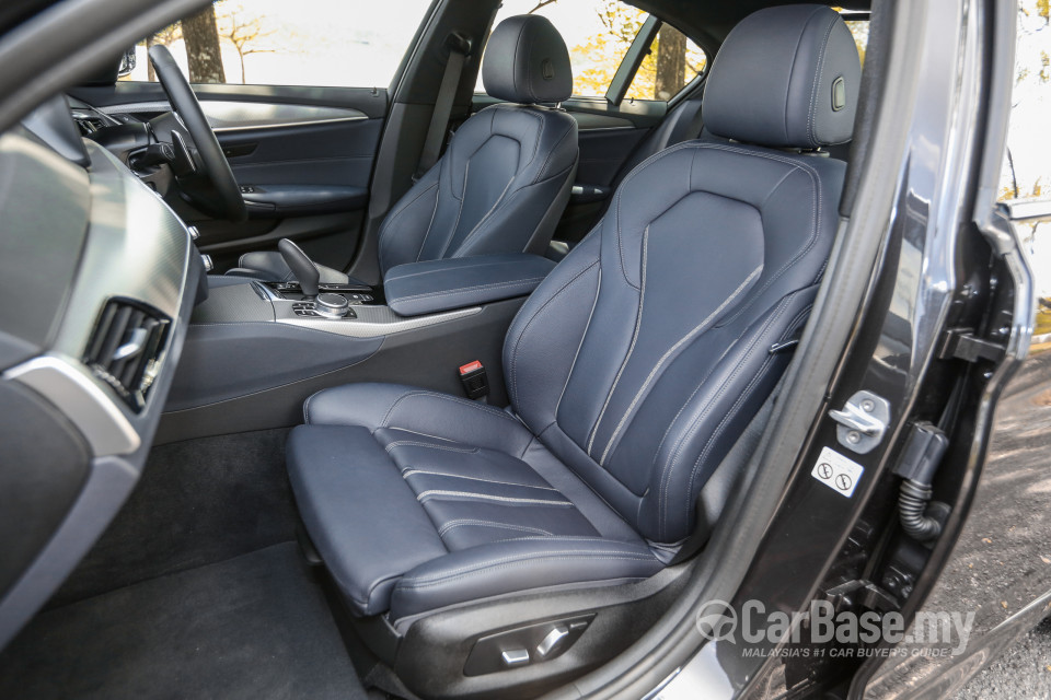 BMW 5 Series G30 (2017) Interior