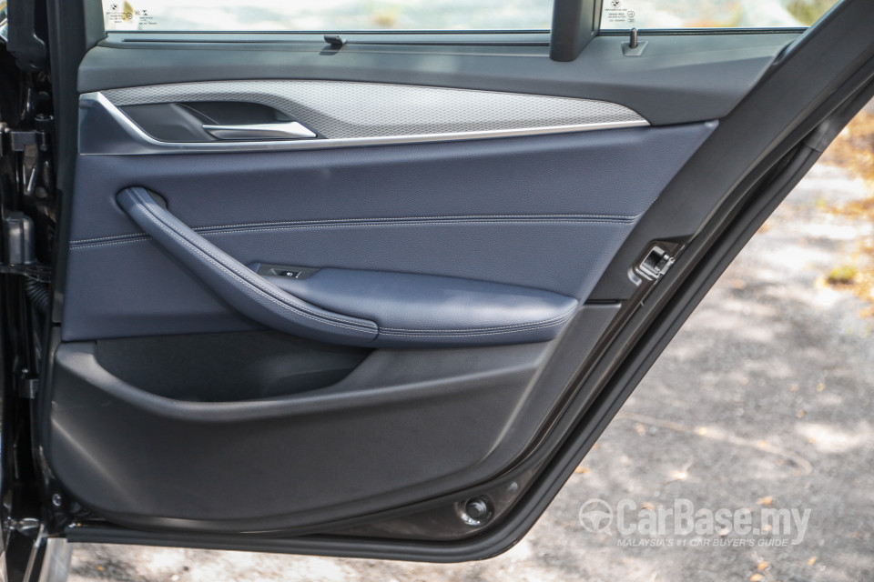 BMW 5 Series G30 (2017) Interior