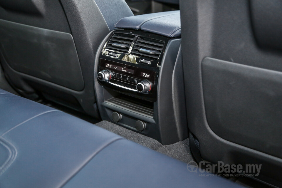 Mitsubishi ASX Mk1 Facelift (2013) Interior