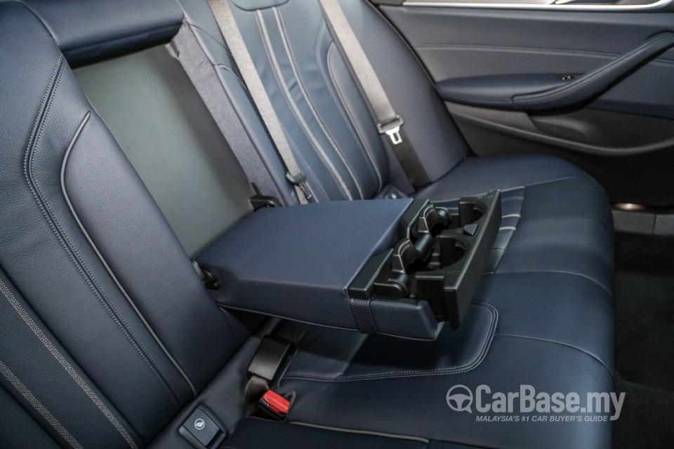 BMW 5 Series G30 (2017) Interior