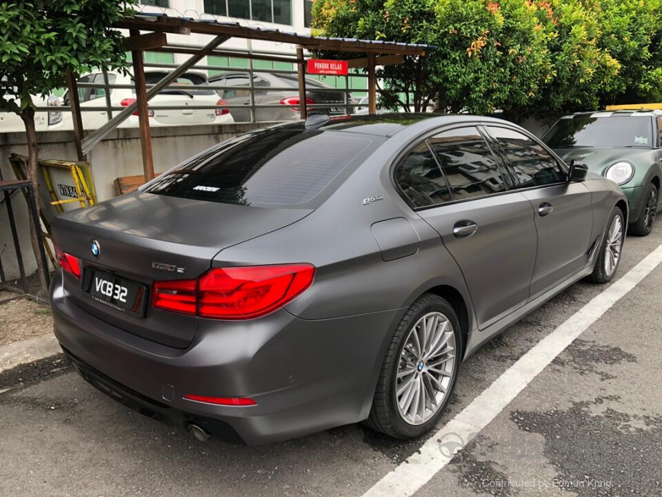 BMW 5 Series G30 (2017) User