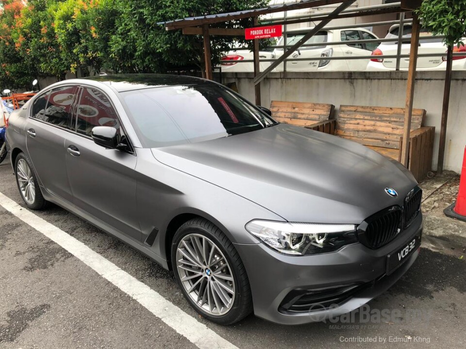 BMW 5 Series G30 (2017) User