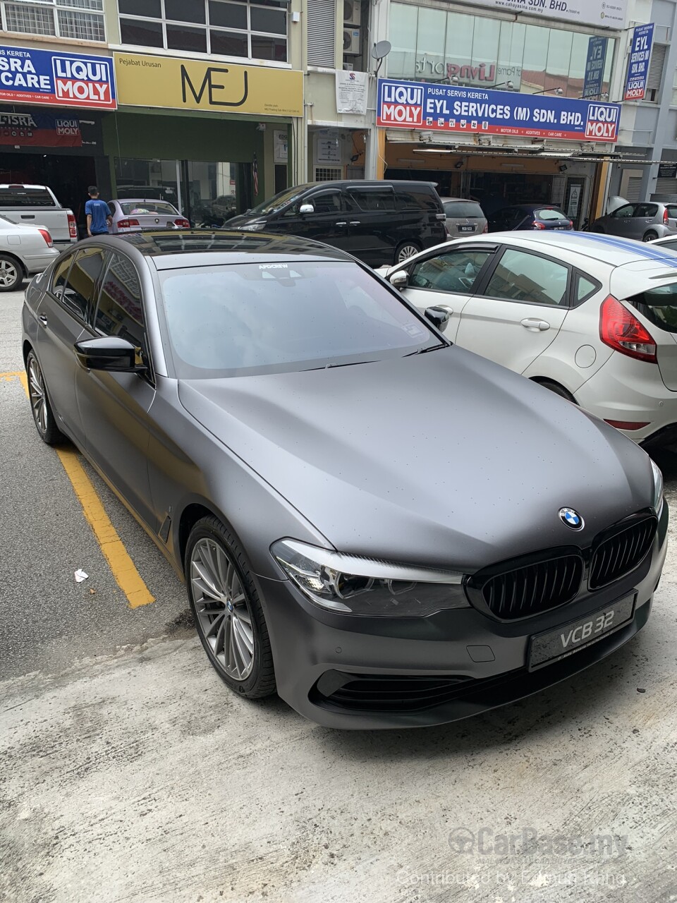 BMW 5 Series G30 (2017) User