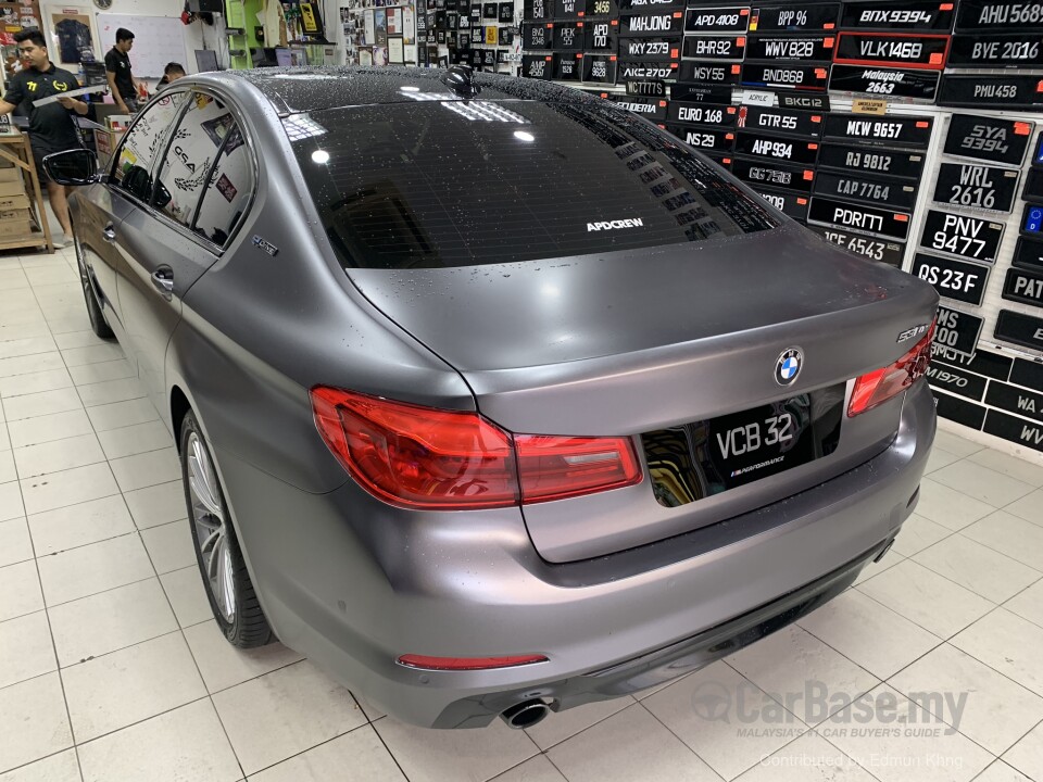 BMW 5 Series G30 (2017) User