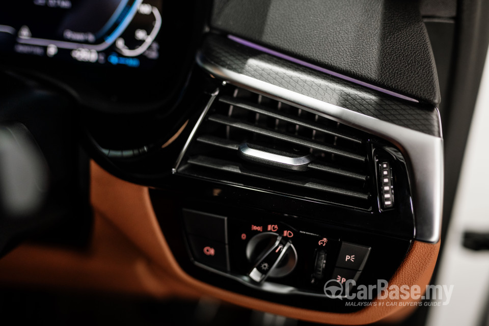 BMW 5 Series G30 LCI (2021) Interior