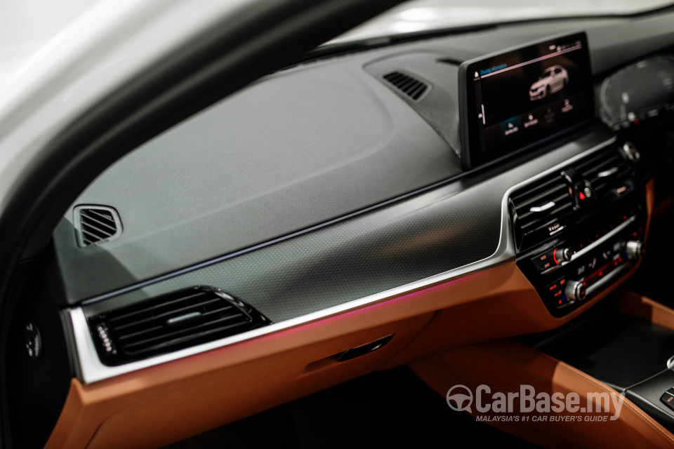 BMW 5 Series G30 LCI (2021) Interior