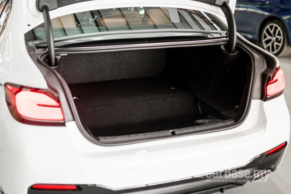 BMW 5 Series G30 LCI (2021) Interior