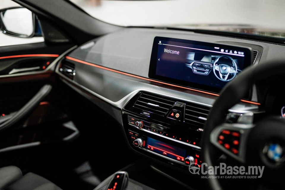 BMW 5 Series G30 LCI (2021) Interior