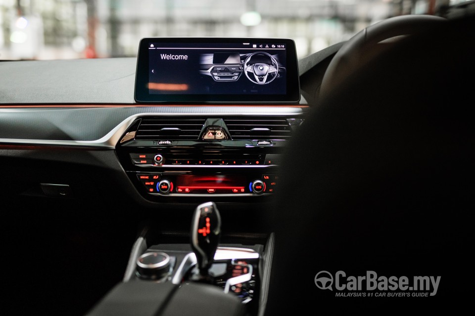 BMW 5 Series G30 LCI (2021) Interior