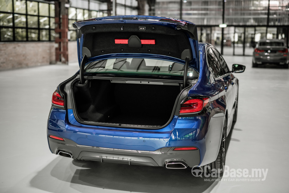 BMW 5 Series G30 LCI (2021) Interior