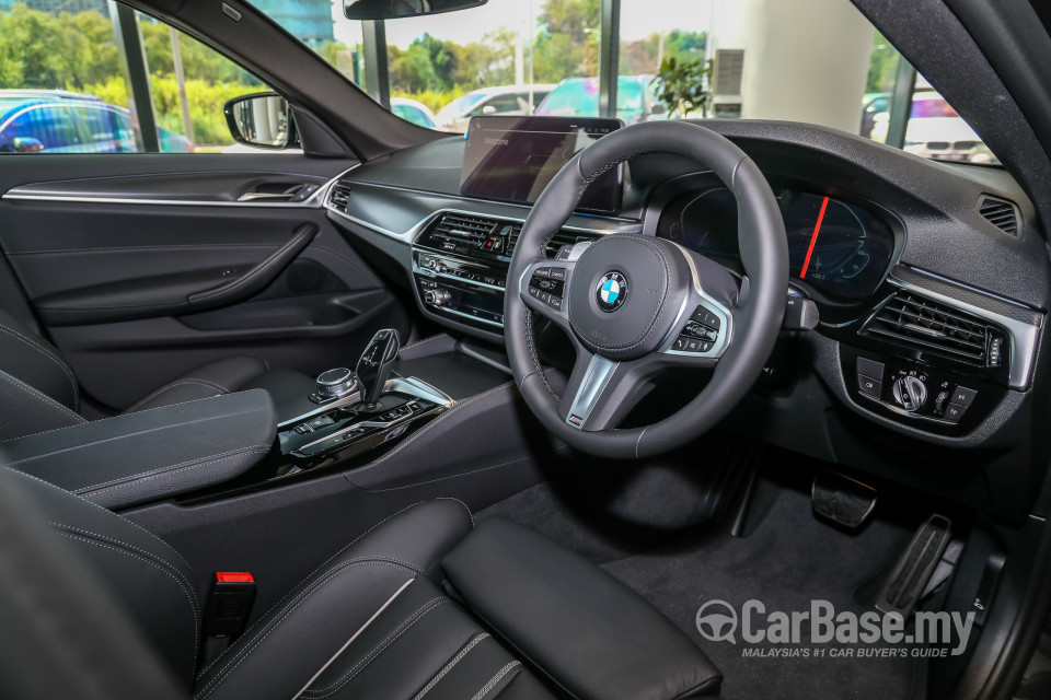 BMW 5 Series G30 LCI (2021) Interior