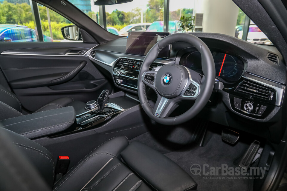 Proton Exora Mk1 RC (2019) Interior