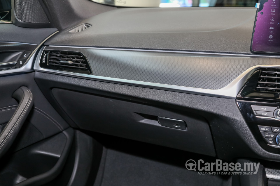 BMW 5 Series G30 LCI (2021) Interior
