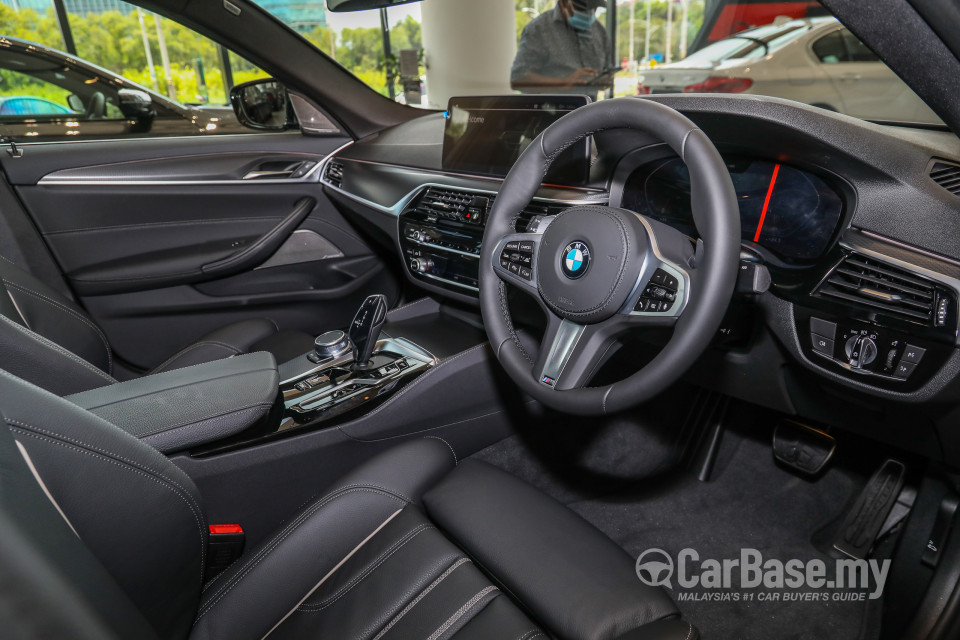 BMW 5 Series G30 LCI (2021) Interior