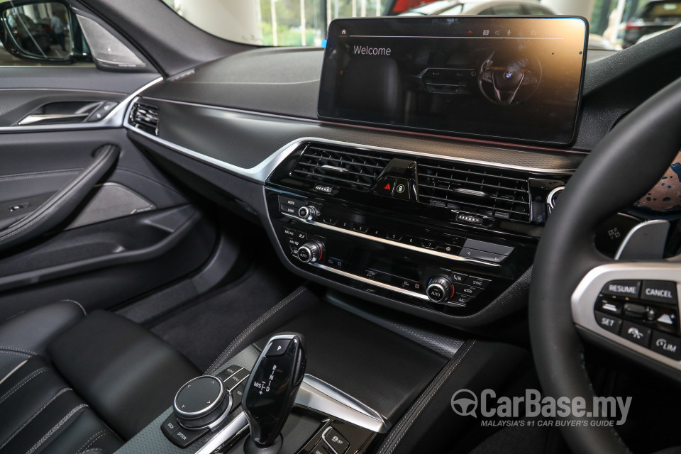 BMW 5 Series G30 LCI (2021) Interior
