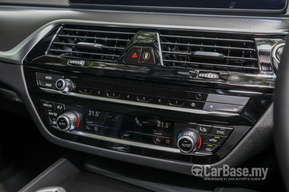 BMW 5 Series G30 LCI (2021) Interior
