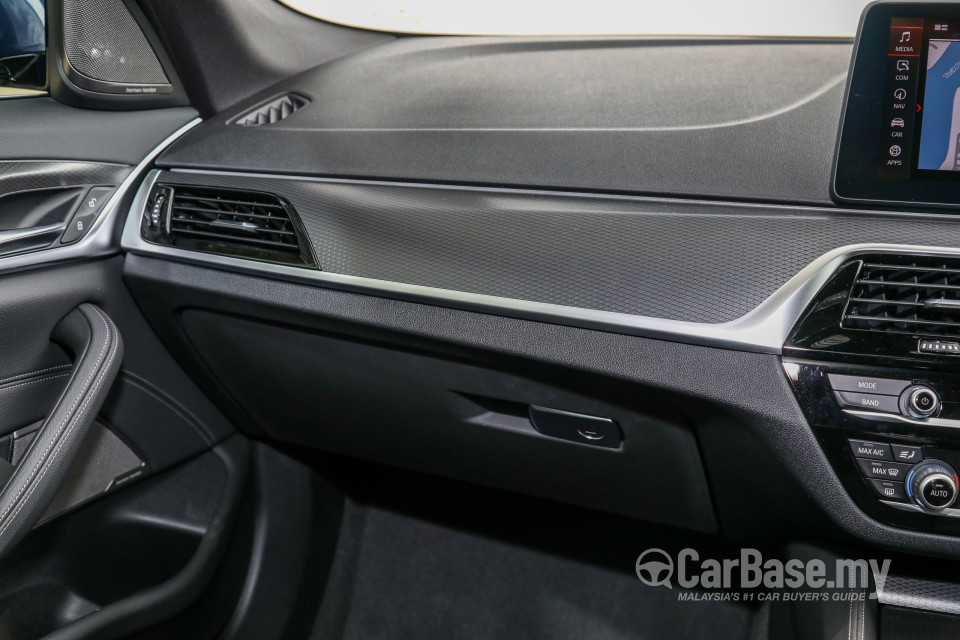 BMW 5 Series G30 LCI (2021) Interior