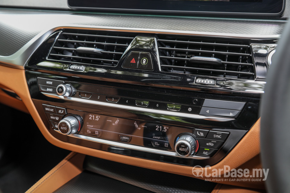 BMW 5 Series G30 LCI (2021) Interior