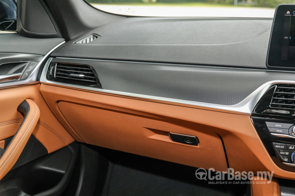 BMW 5 Series G30 LCI (2021) Interior