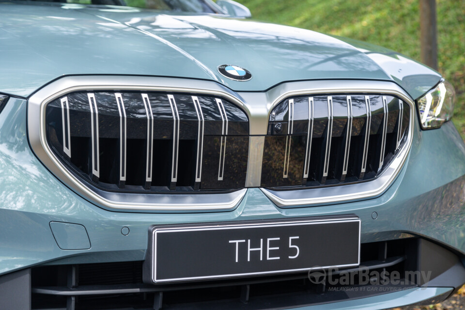 BMW 5 Series G60 (2024) Exterior