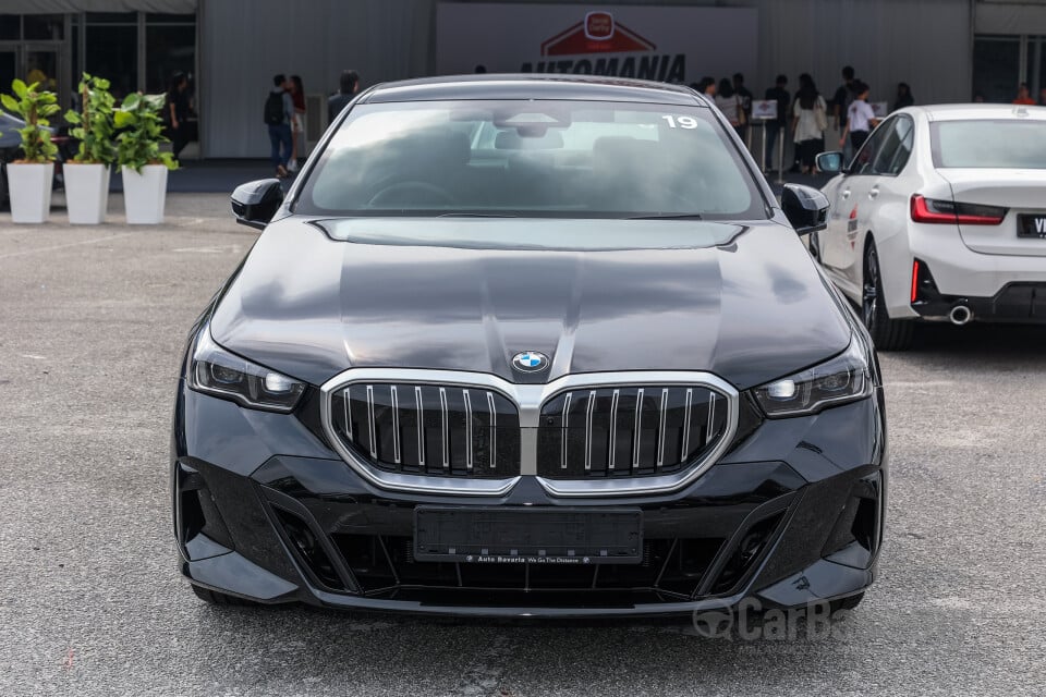 BMW 5 Series G60 (2024) Exterior