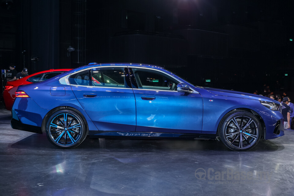 BMW 5 Series G60 (2024) Exterior
