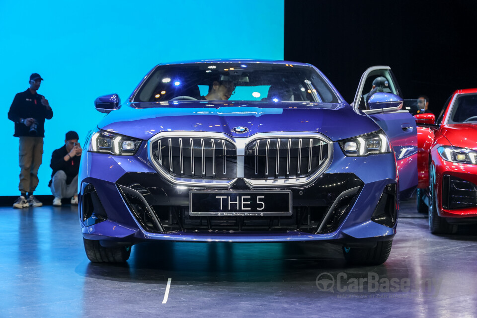 BMW 5 Series G60 (2024) Exterior