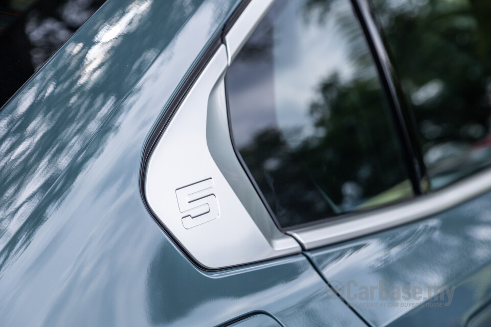 BMW 5 Series G60 (2024) Exterior