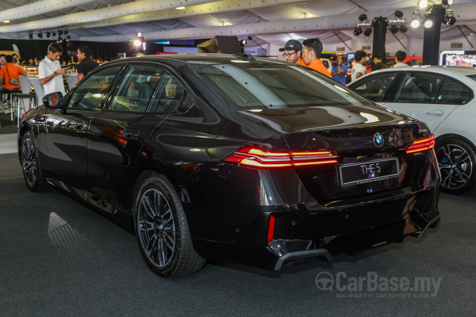 BMW 5 Series G60 (2024) Exterior